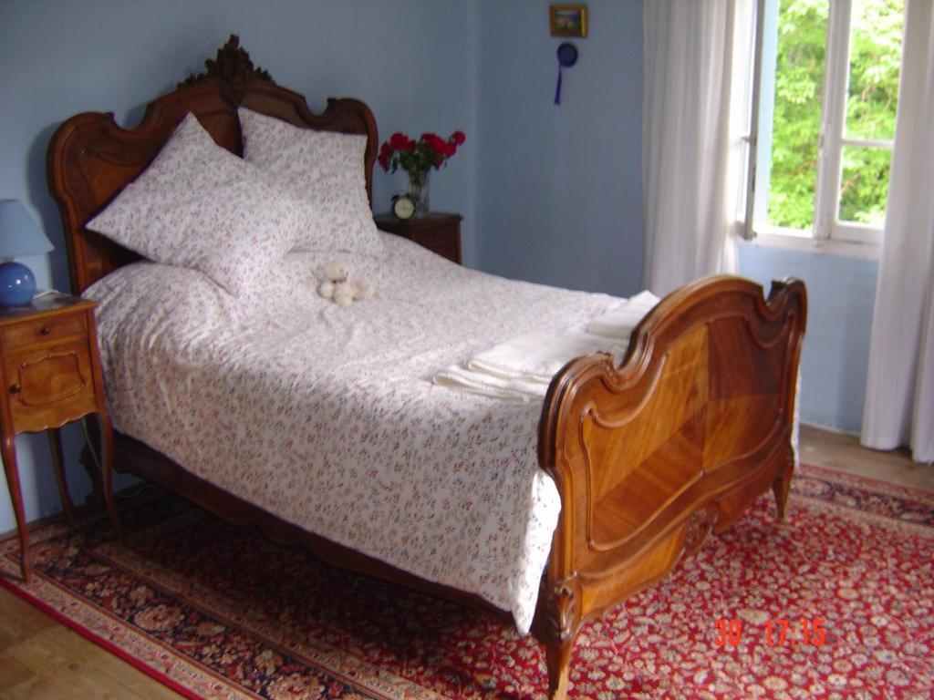 Aux Quatre Saisons Axat Bed & Breakfast Room photo
