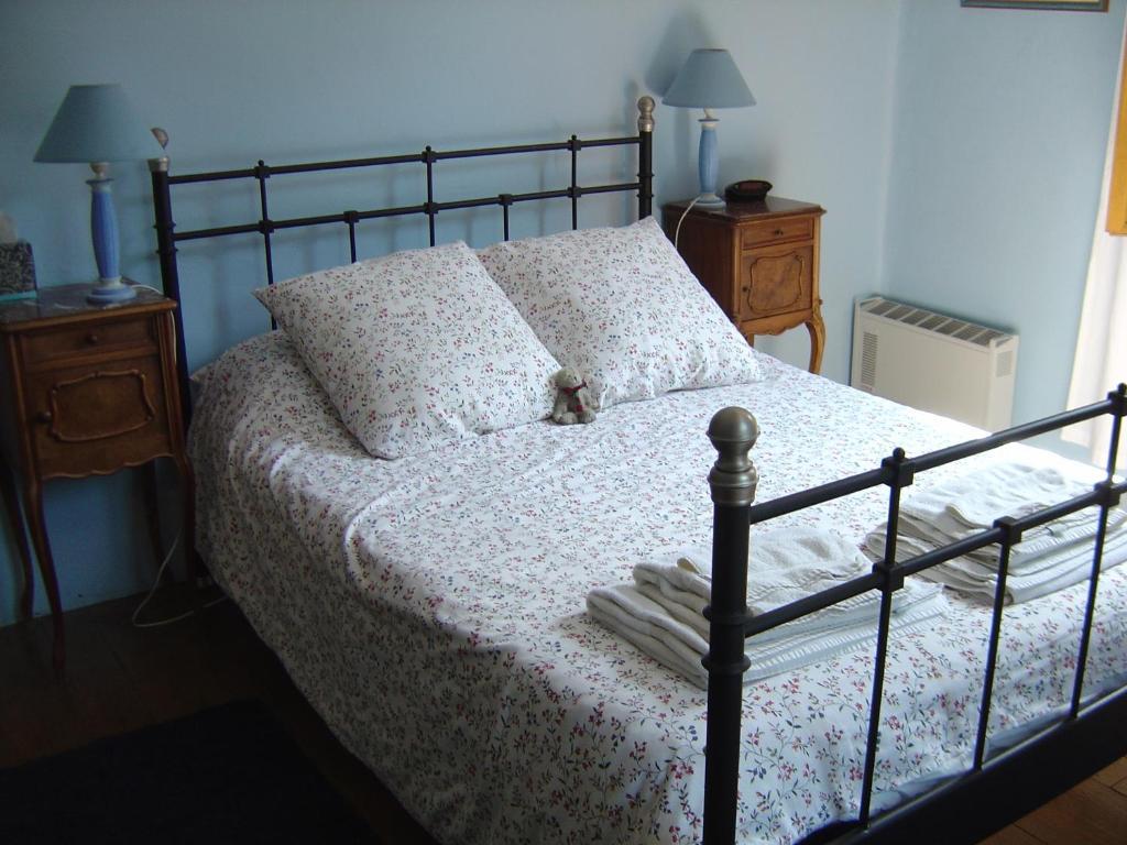 Aux Quatre Saisons Axat Bed & Breakfast Exterior photo