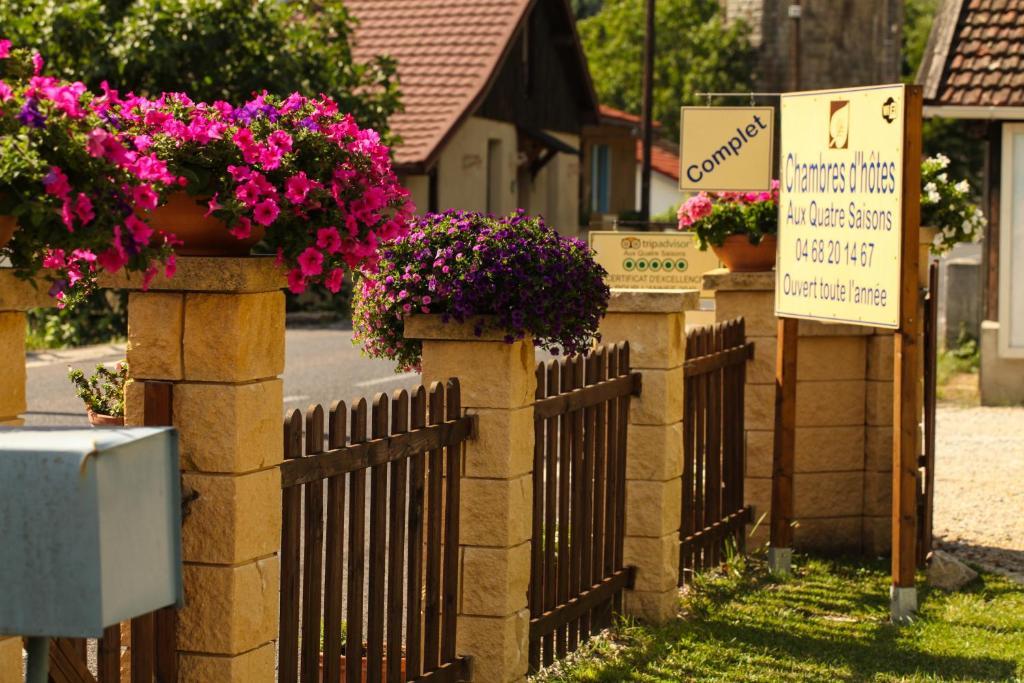 Aux Quatre Saisons Axat Bed & Breakfast Exterior photo